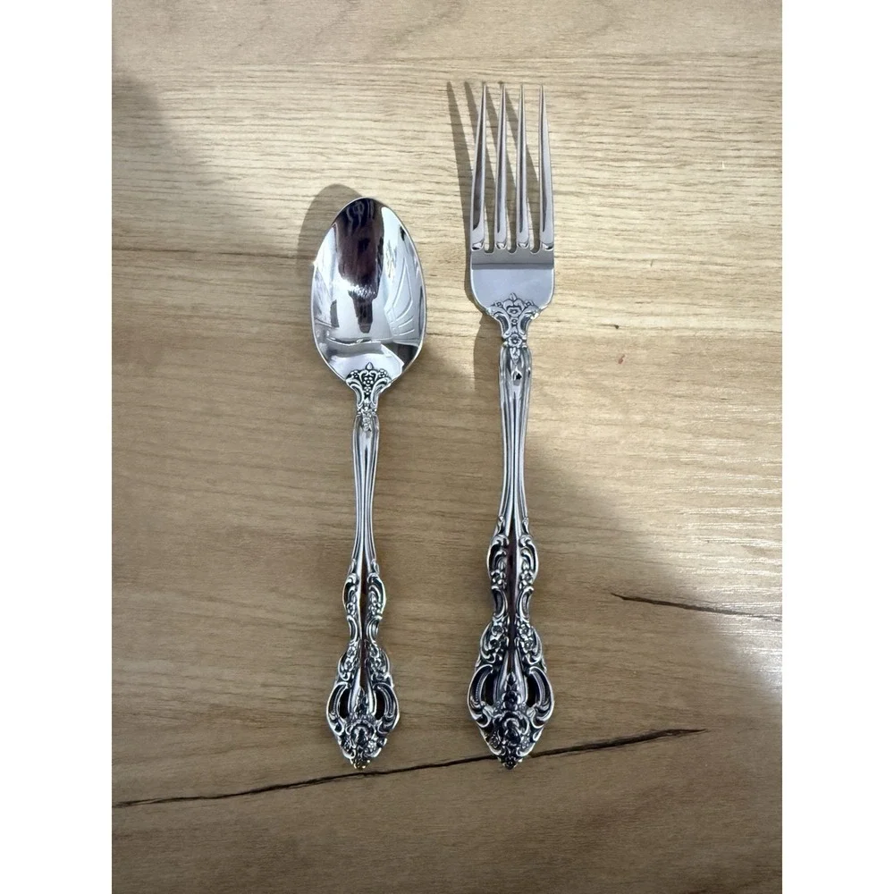 Pair of Oneida Heirloom MICHELANGELO pattern Spoon‎ And Fork